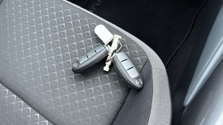 Nissan Juke 1.0 DiG-T N-Connecta 5dr Petrol Hatchback